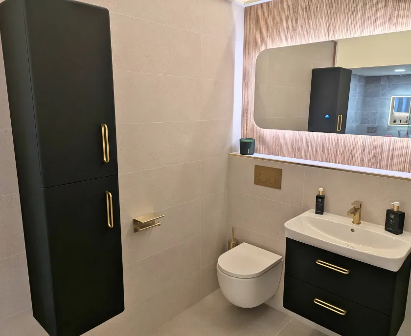 Lighting, Niches & Layered Finishes